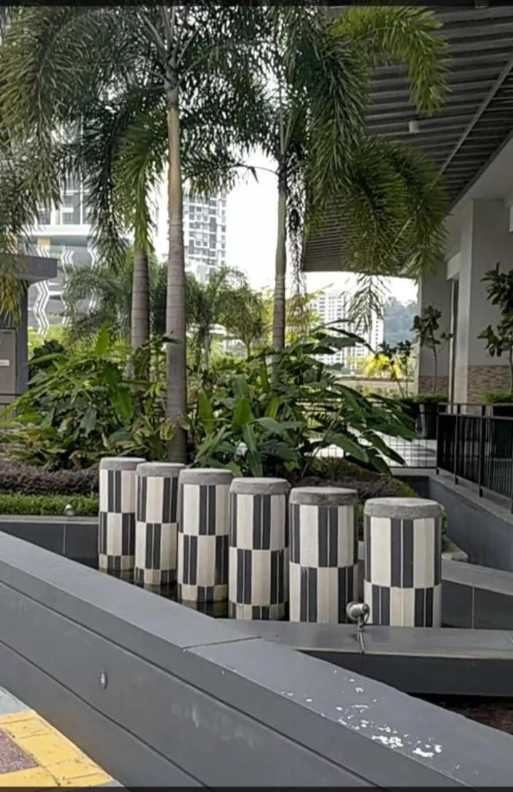 Kl2-4pax Nr Ktm&midvalley Apartment